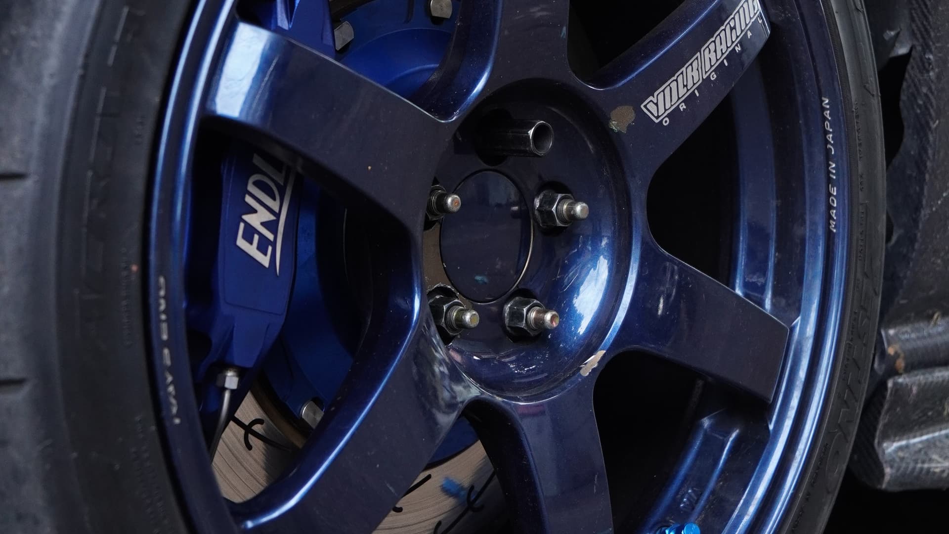 Blue forged wheel with performance tyre and big brake kit