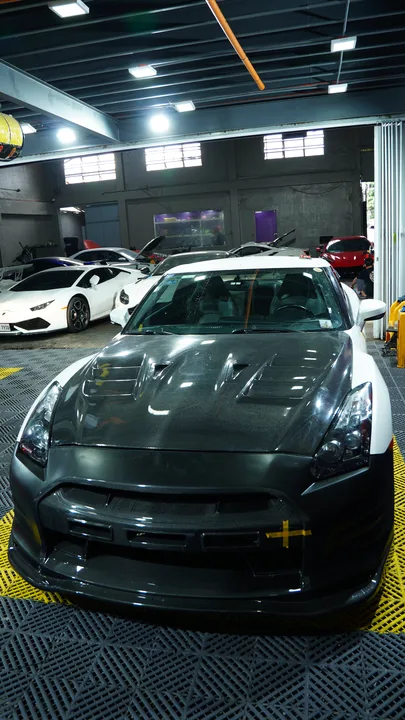 Nissan GT-R R35: Top Secret body kit, a still from BVT Tuning's film of the job